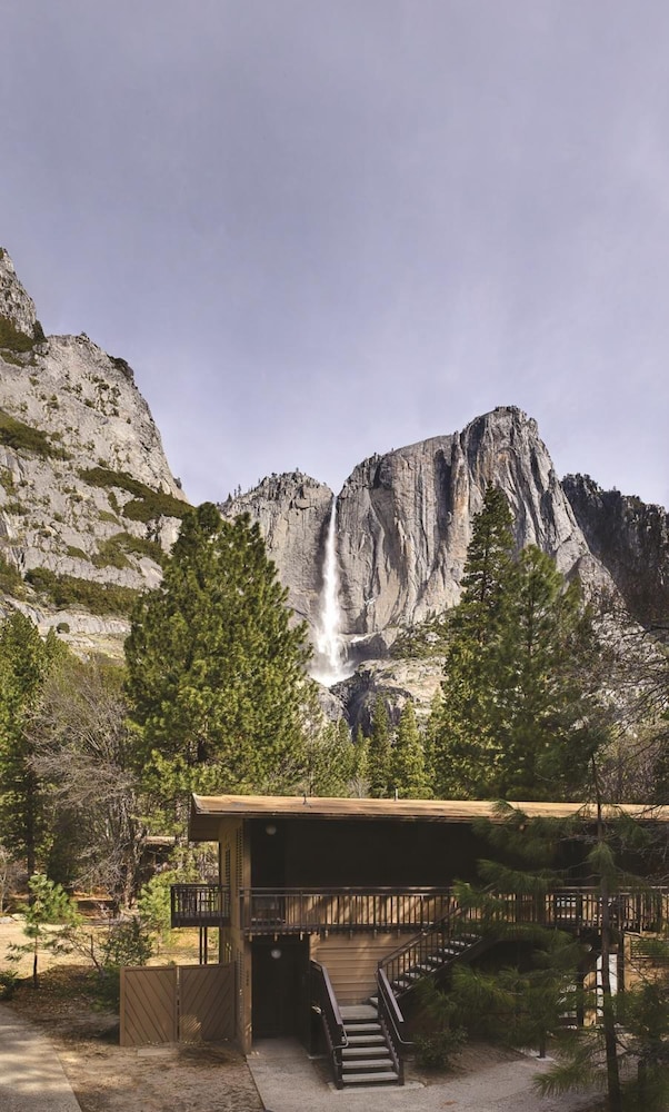 Yosemite Valley Lodge 27/32