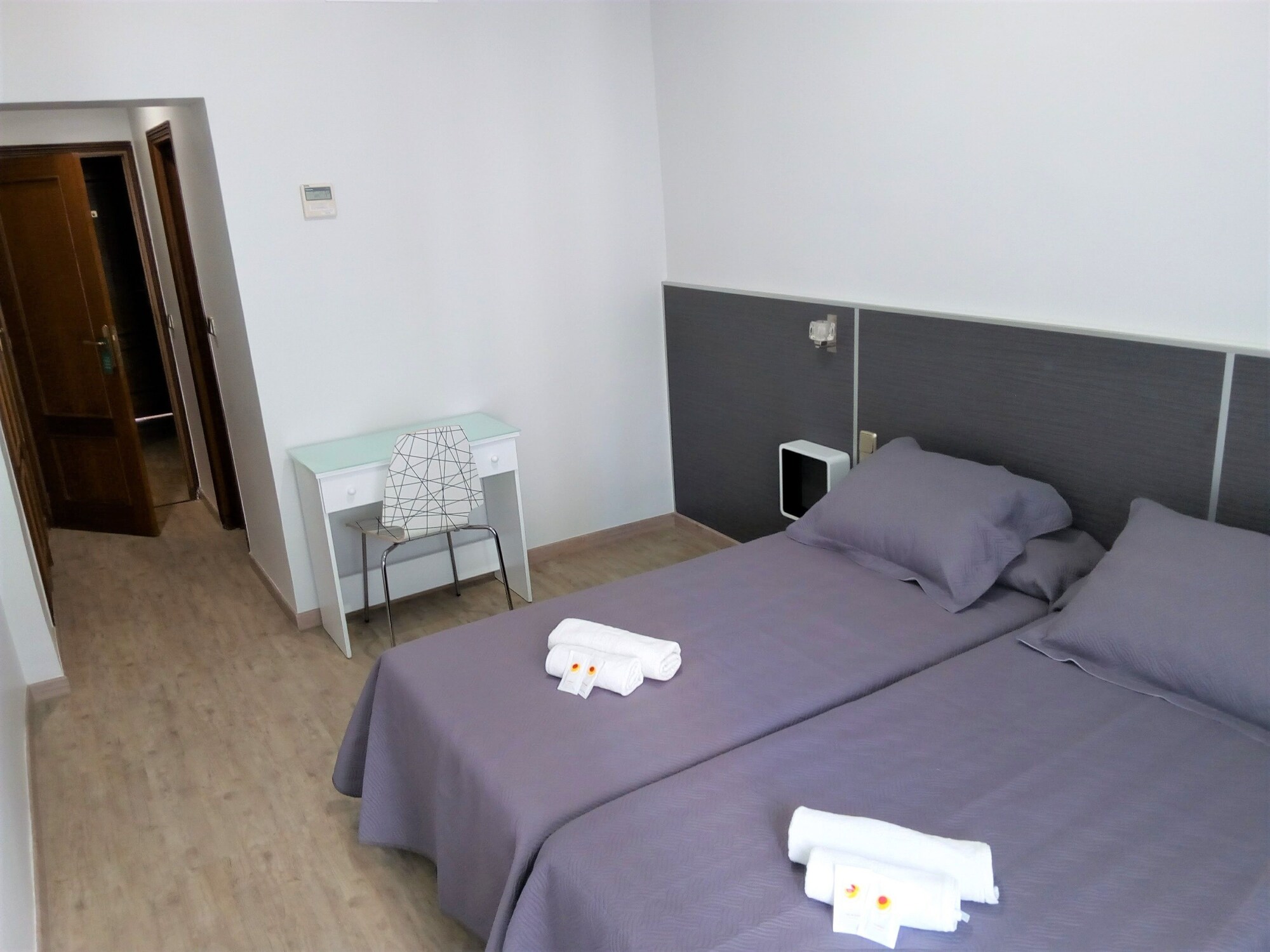 Room, Twin Beds