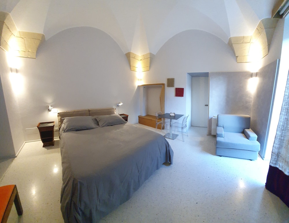 Dimora Storica Muratore Luxury Rooms 13/47