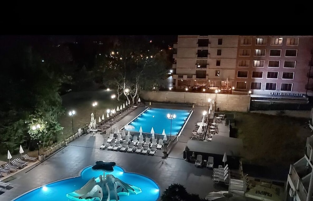 Aquamarine Hotel 8/68