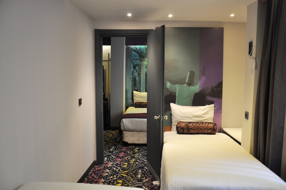 غرفة سوبيريور ثلاثية بسرير مزدوج بغرفة نوم واحدة مع أريكة، Tulip City Taksim Hotel 6/7