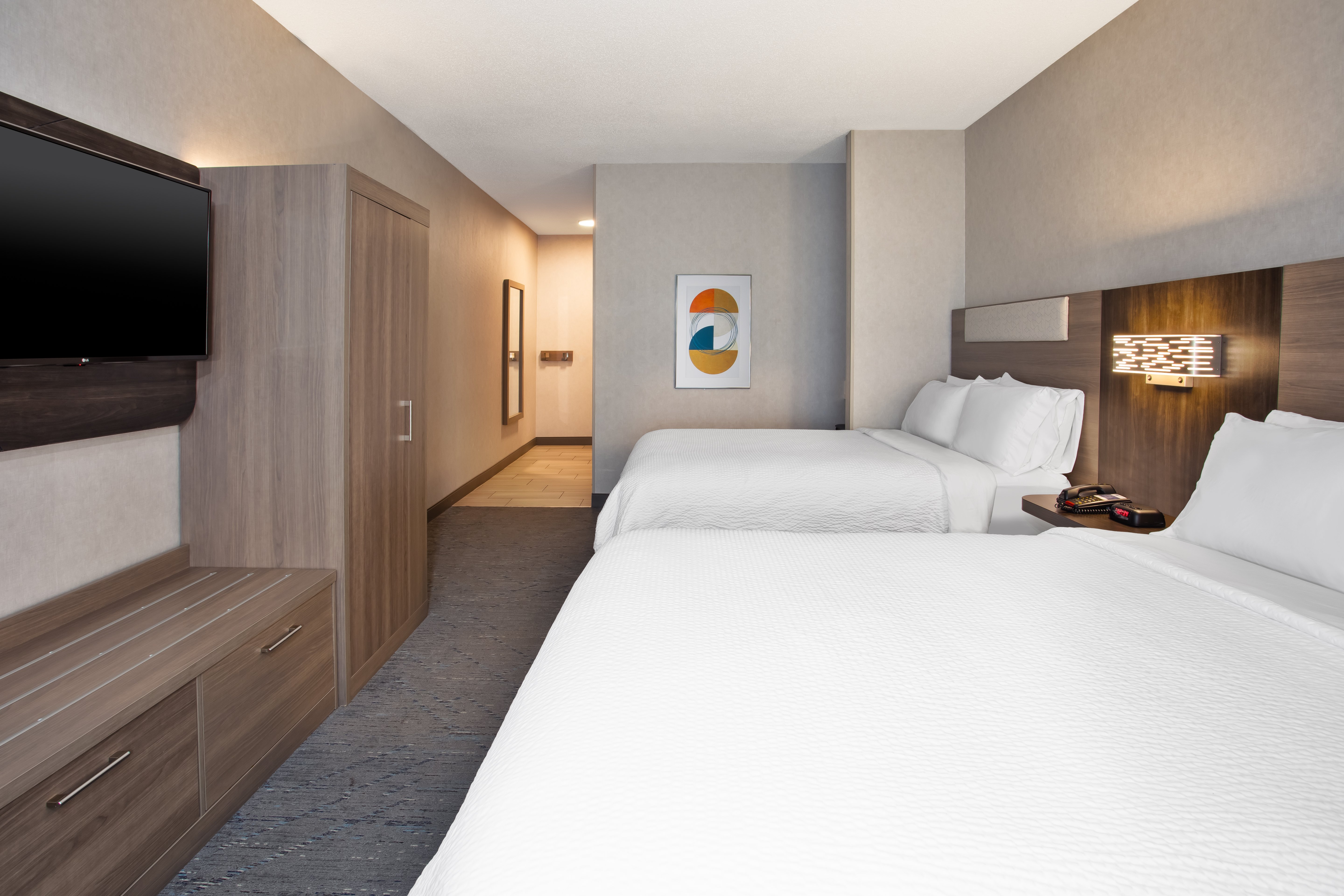 Suite, 2 Queen Beds, Extra Floor Space, Accessible