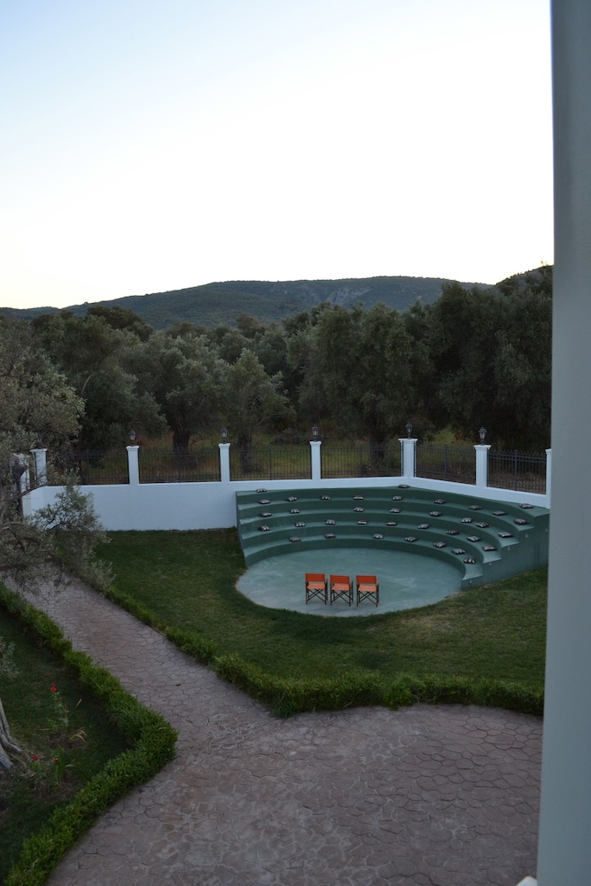 Mikamas Villa 39/45