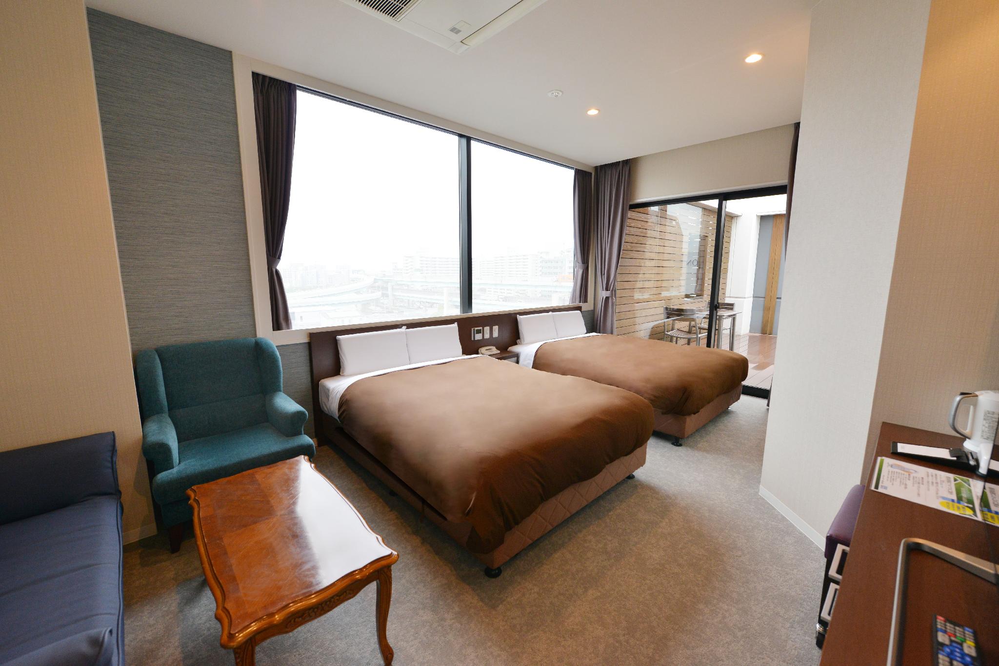 Renovated, 2 Double Beds, Balcony