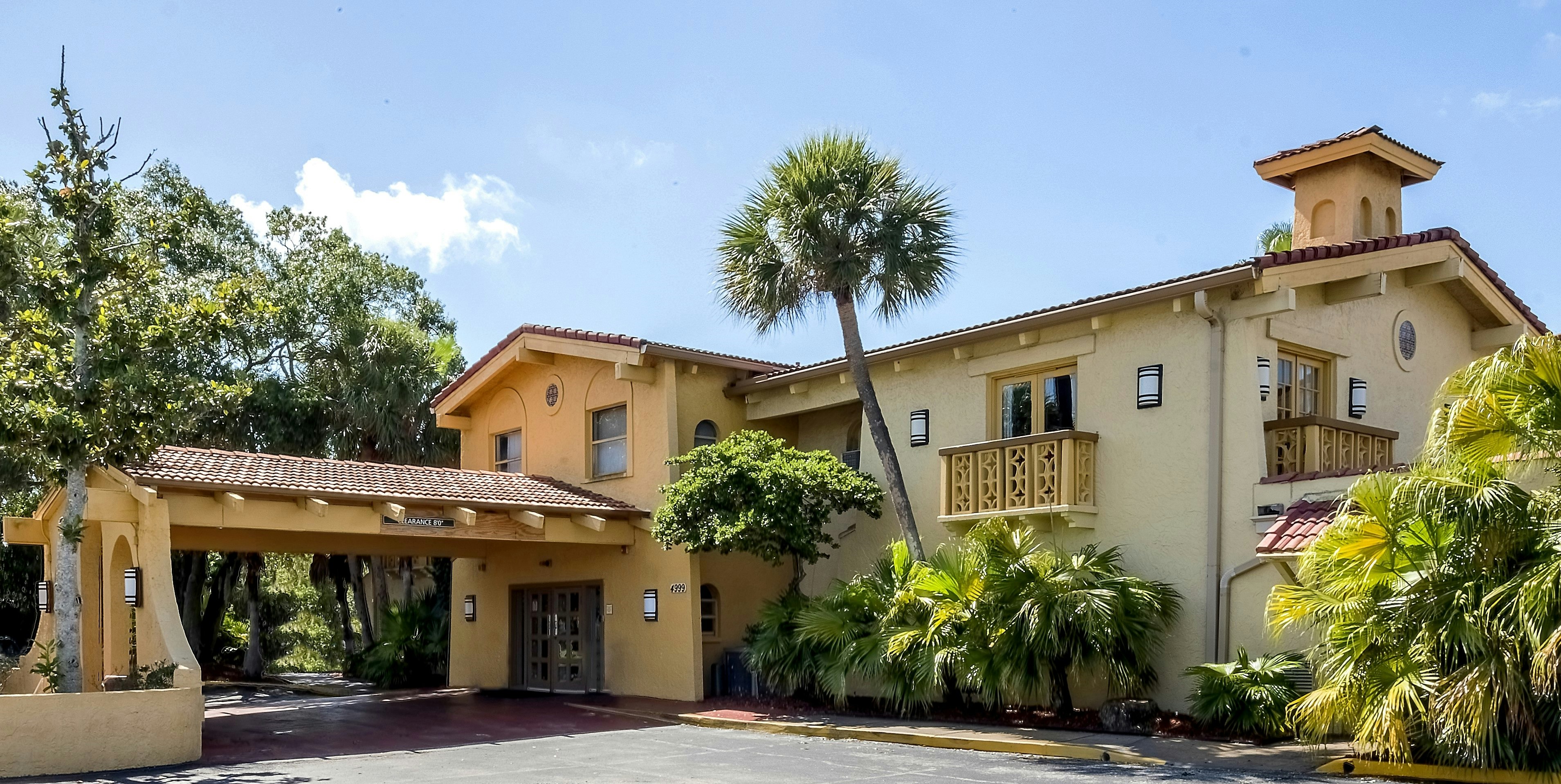 Red Roof Inn Tampa Bay - St. Petersburg 2/36