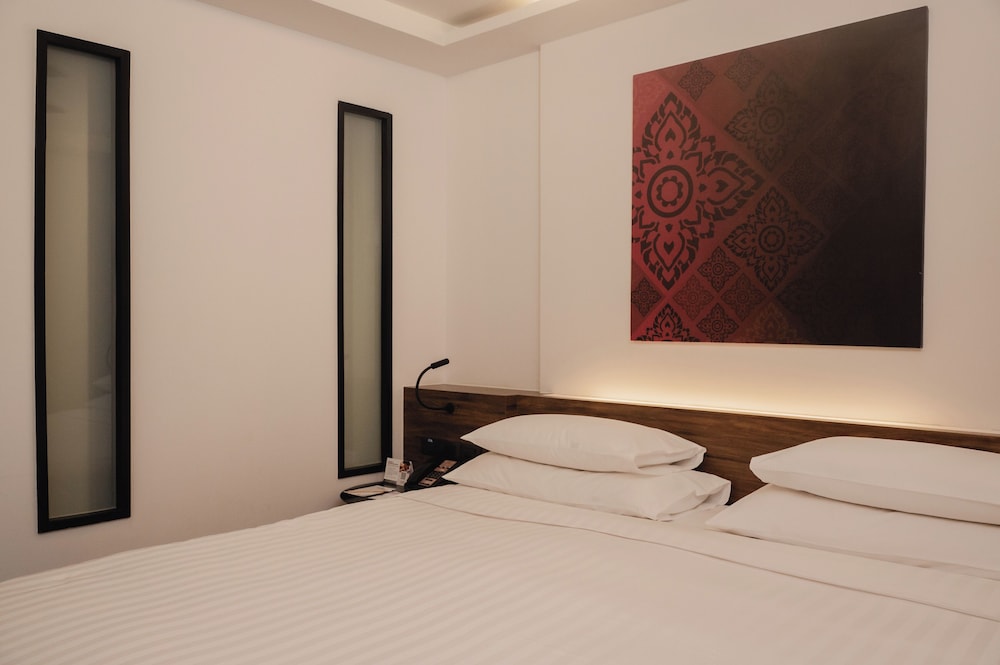 RakYim Siam - Sukhumvit 15 11/46