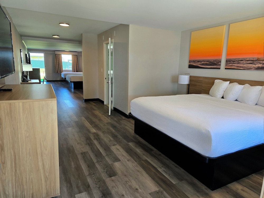 Blue Water, Suite, 3 Queen Beds