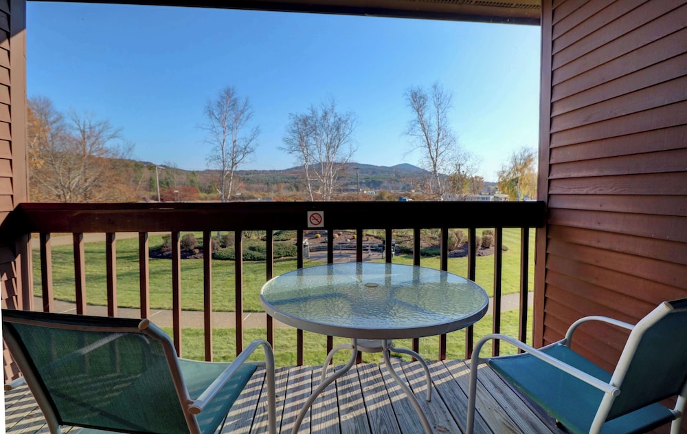 Fireside Inn and Suites Gilford 40/54