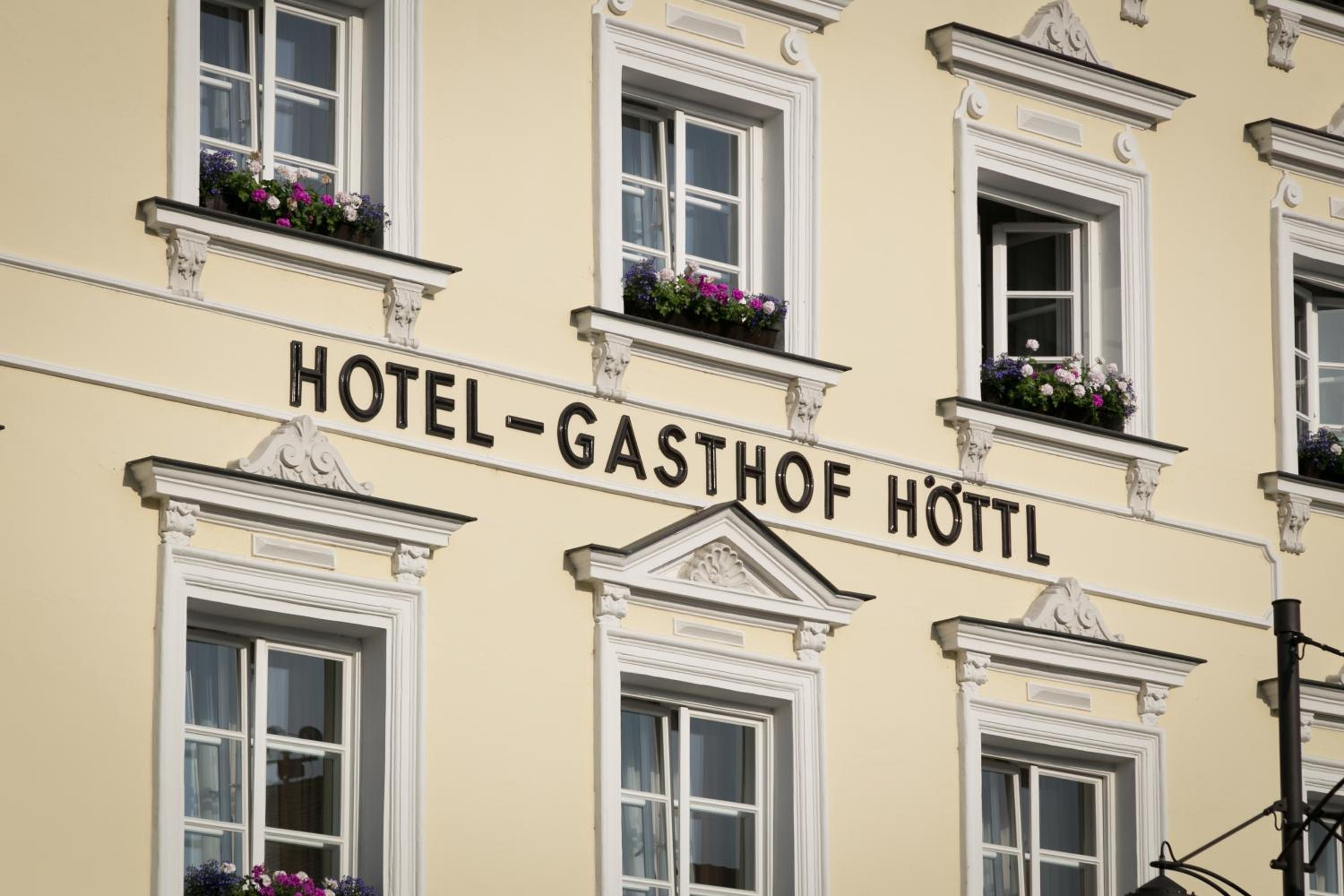Hotel Gasthof Hottl Deggendorf 2/50