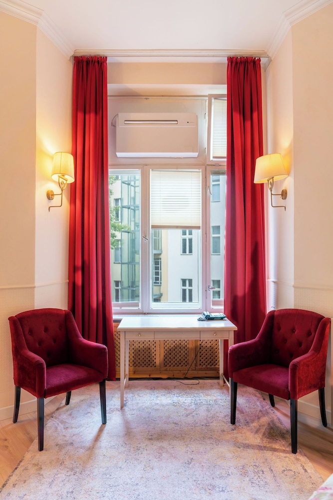HOTEL AUGUSTA 30/50