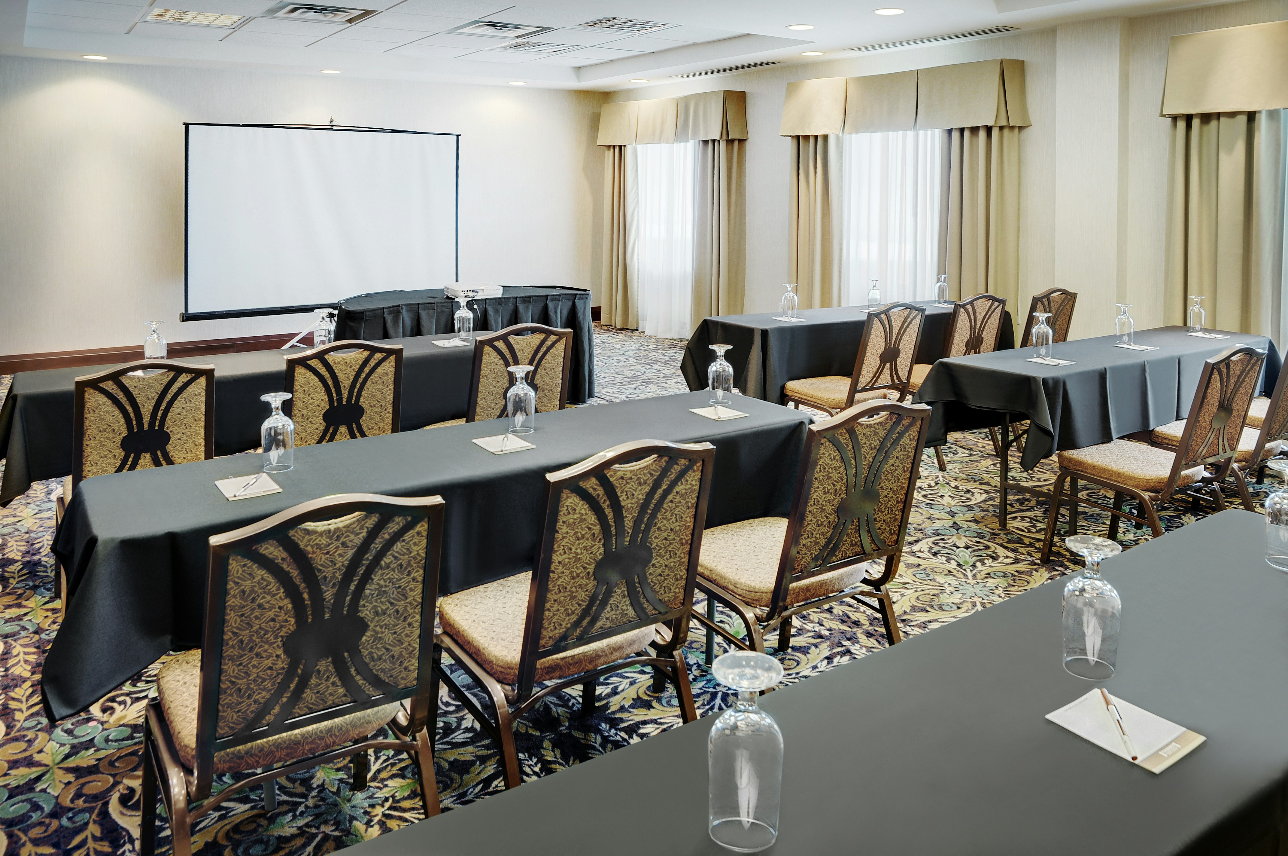 Staybridge Suites Oakville Burlington 65/78