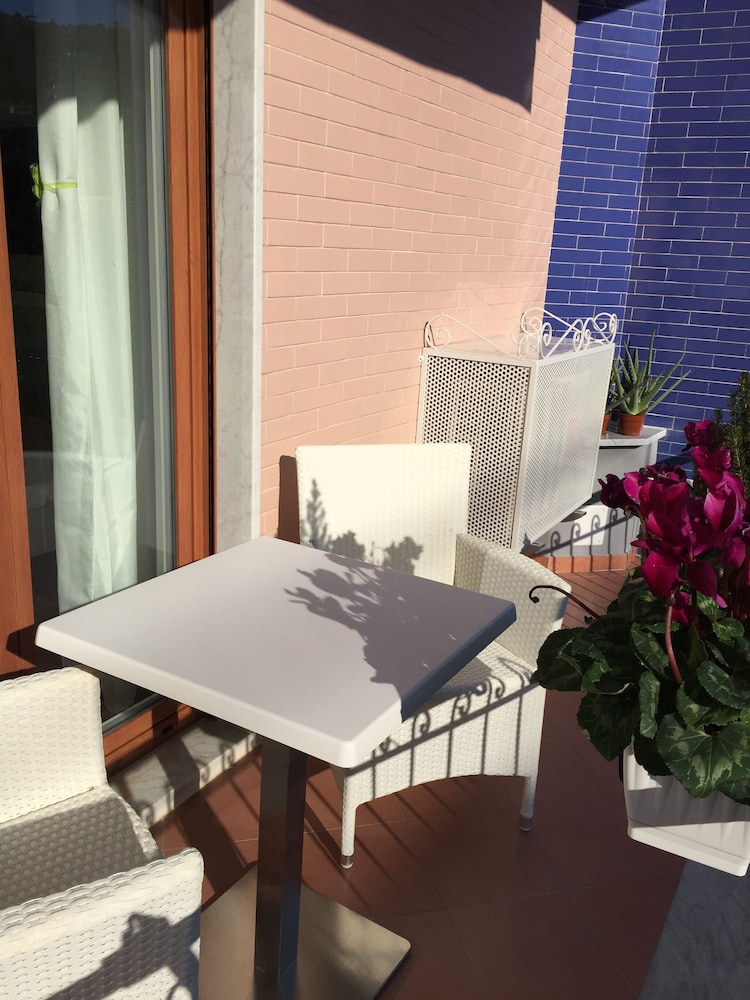 Bougainvillea Relais 7/50