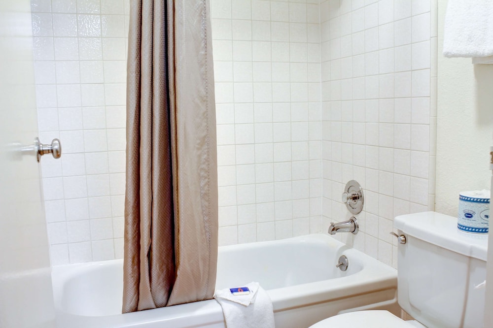 Motel6 Bishop, CA 29/33