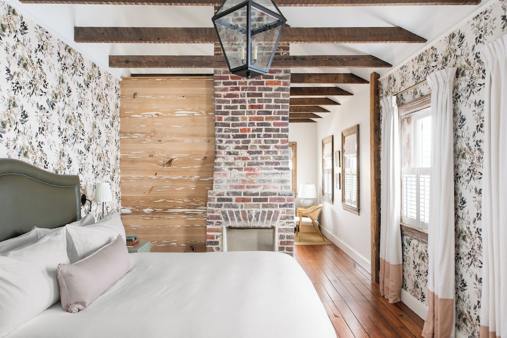 86 Cannon Historic Inn 21/63