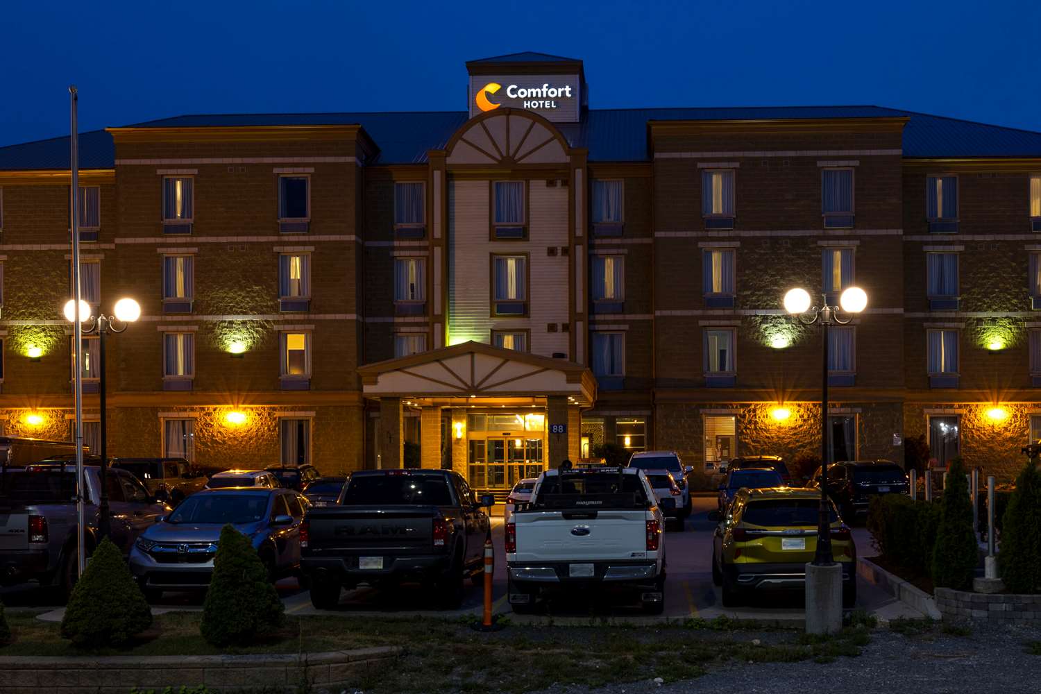 Comfort Hotel Bayers Lake 2/19