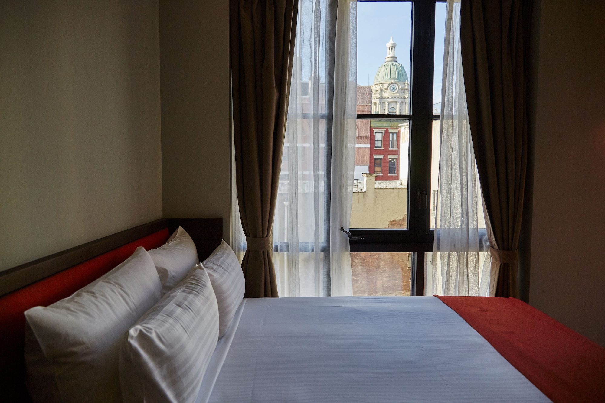 ROOM, KING BED, CITY OR COURTYARD VIEW