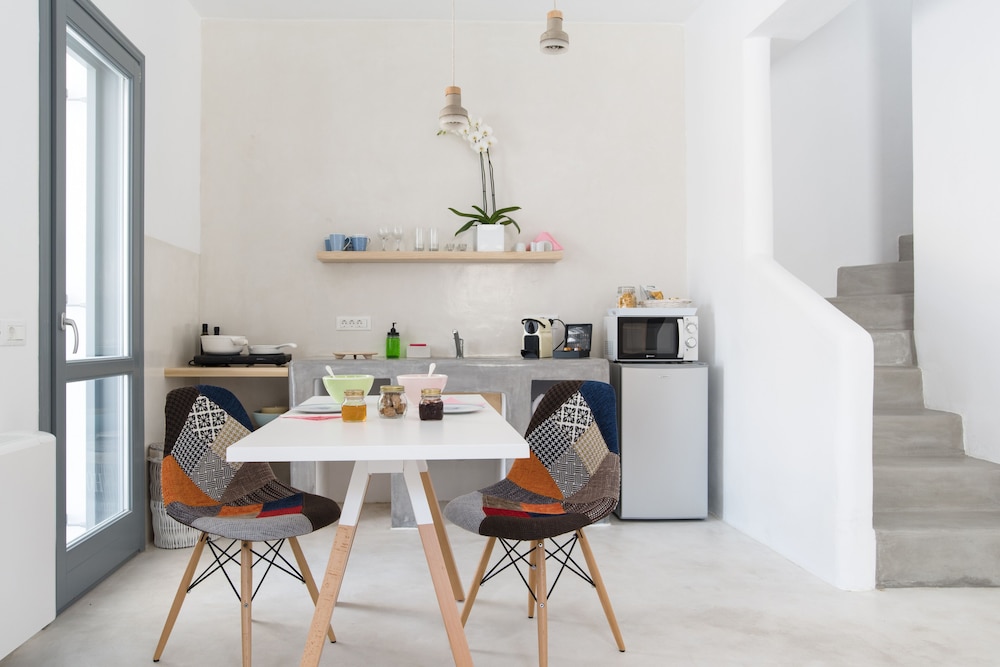 Lagadi Suites 57/67