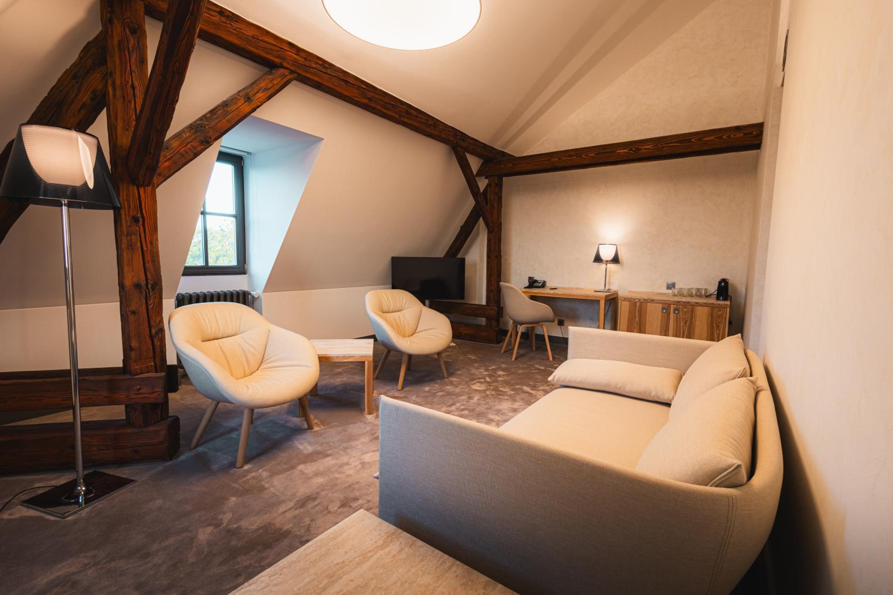 Albrecht Hotel 35/50