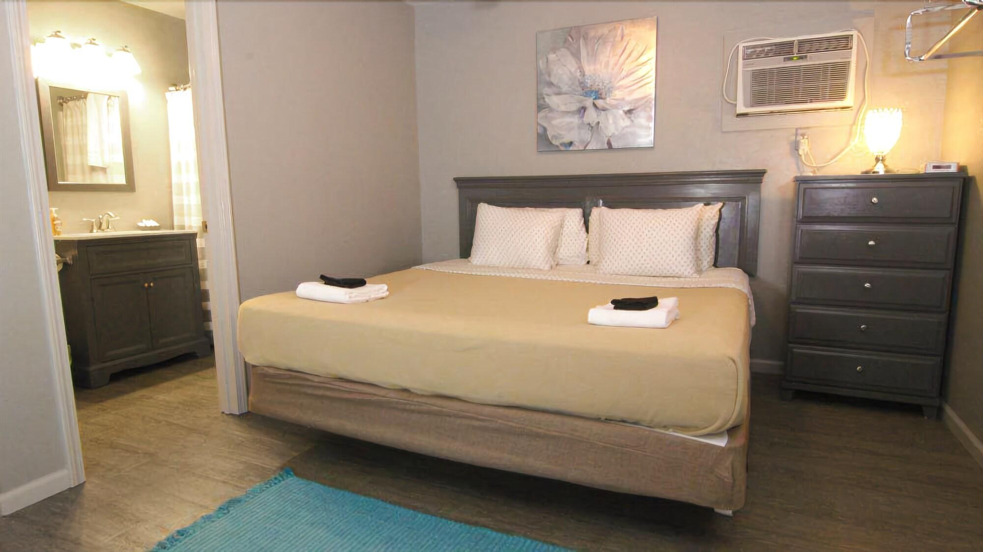 Sunset Beach Resort 8/40