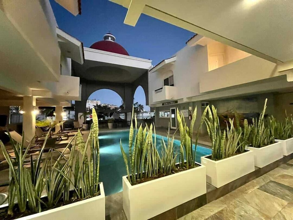 Hotel And Suites Las Palmas Los Cabos 66/68