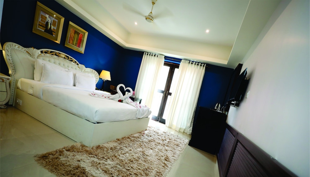 Seasons Hotels & Resorts 20/50