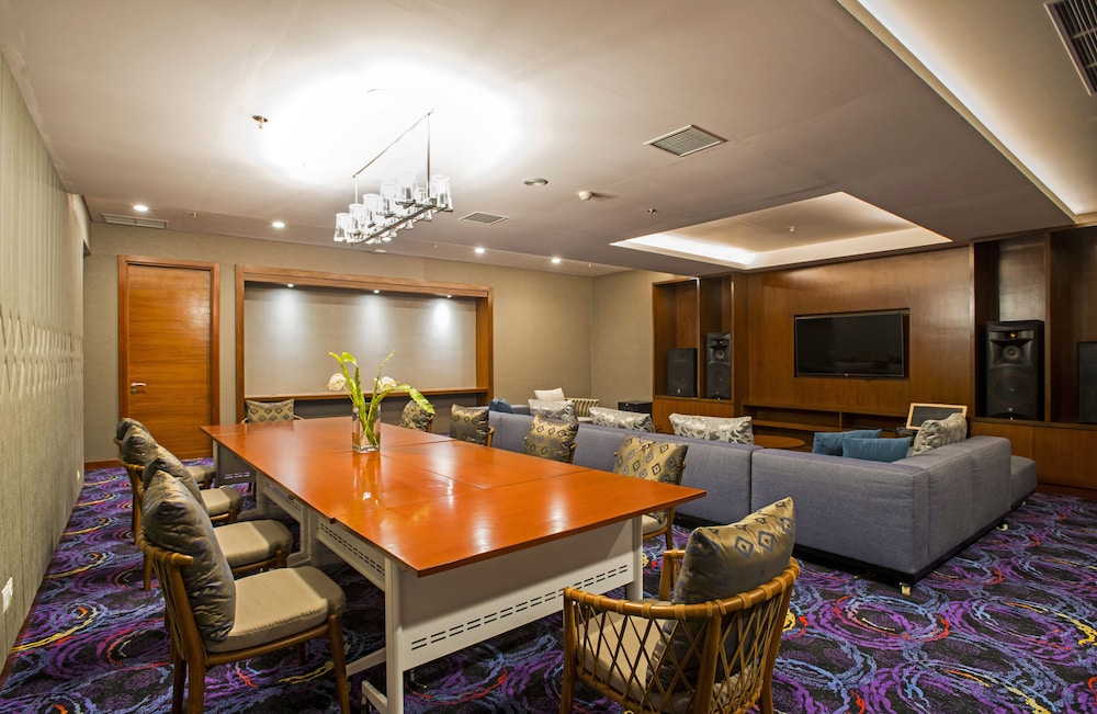 Surya Hotel Cottages Prigen 36/52