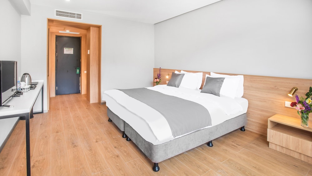SUPERIOR, DOUBLE BED