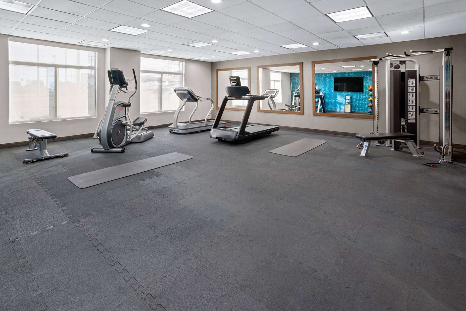 La Quinta Inn & Suites by Wyndham Mooresville 13/24