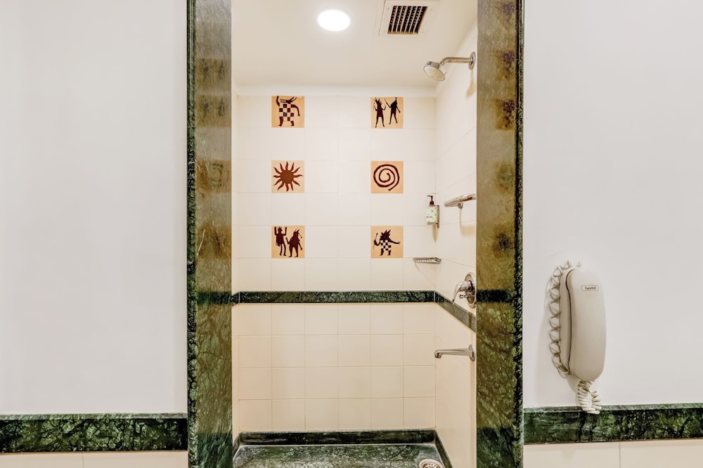 Lemon Tree Hotel Ahmedabad 66/67