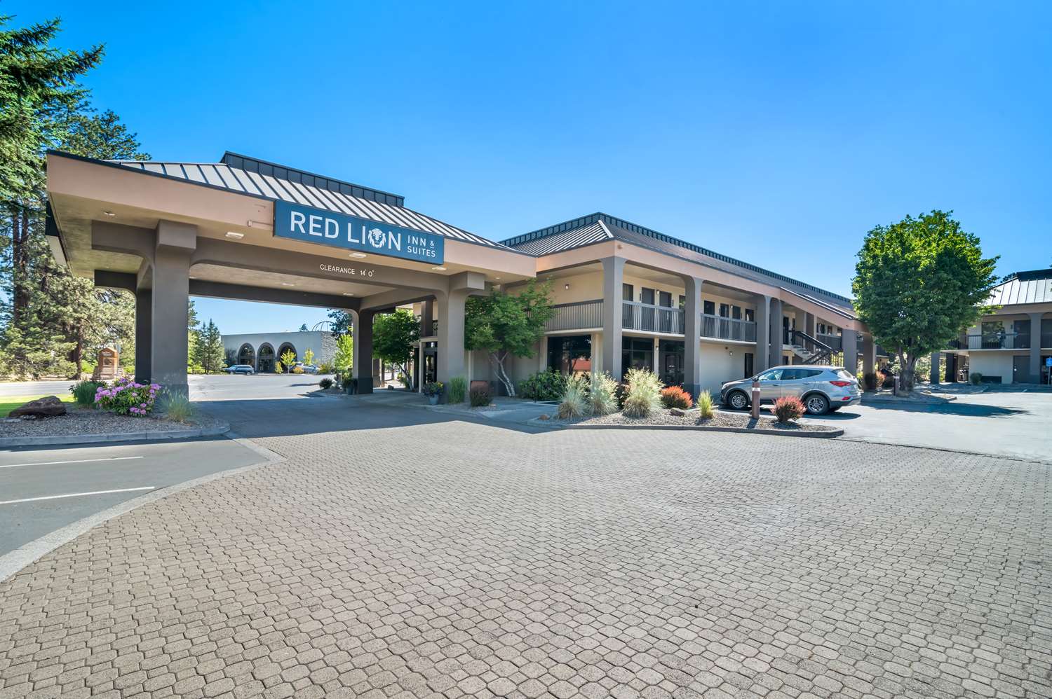 Red Lion Inn & Suites Deschutes River Bend 15/30