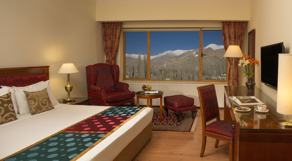 The Grand Dragon Ladakh 16/48