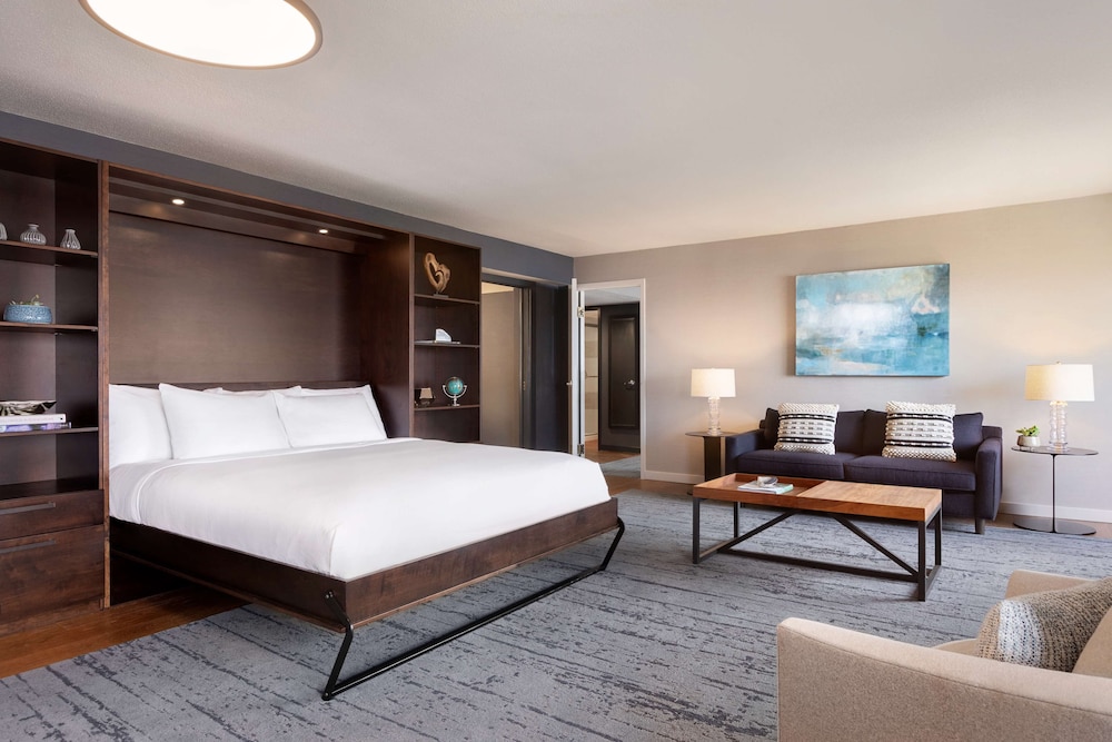 Hotel Champlain Burlington, Curio Collection by Hilton 17/77