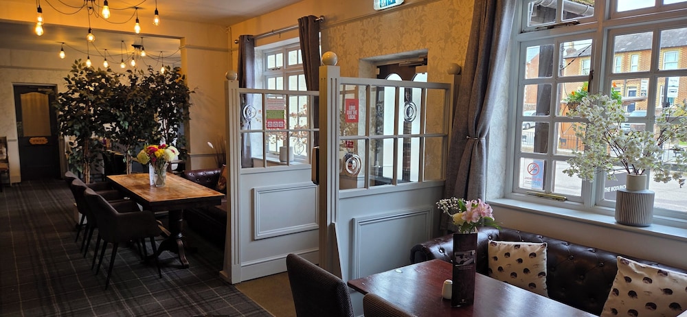 The Woolpack Inn 25/35