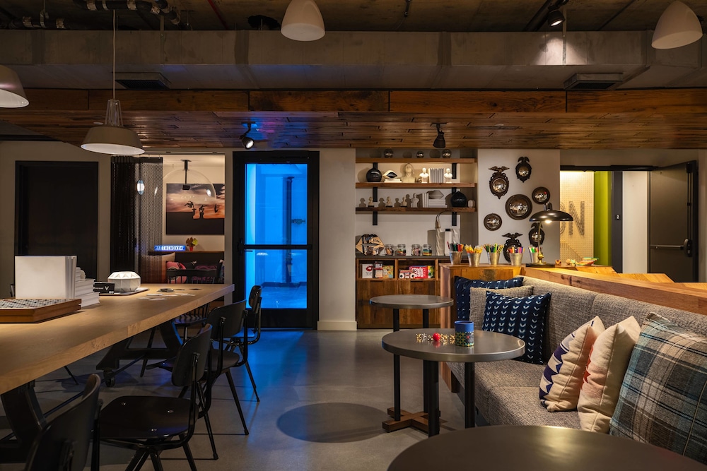 Moxy Washington DC Downtown 40/41