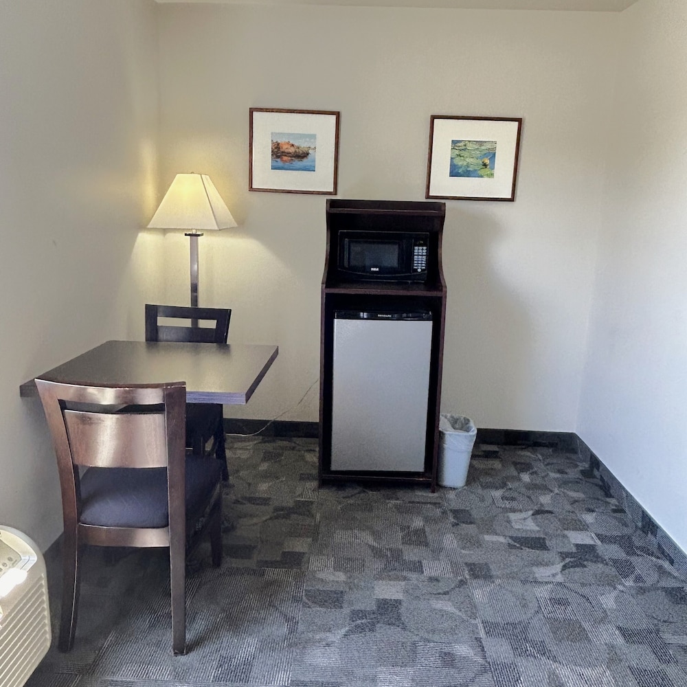 Midland Inn & Suites 4/22