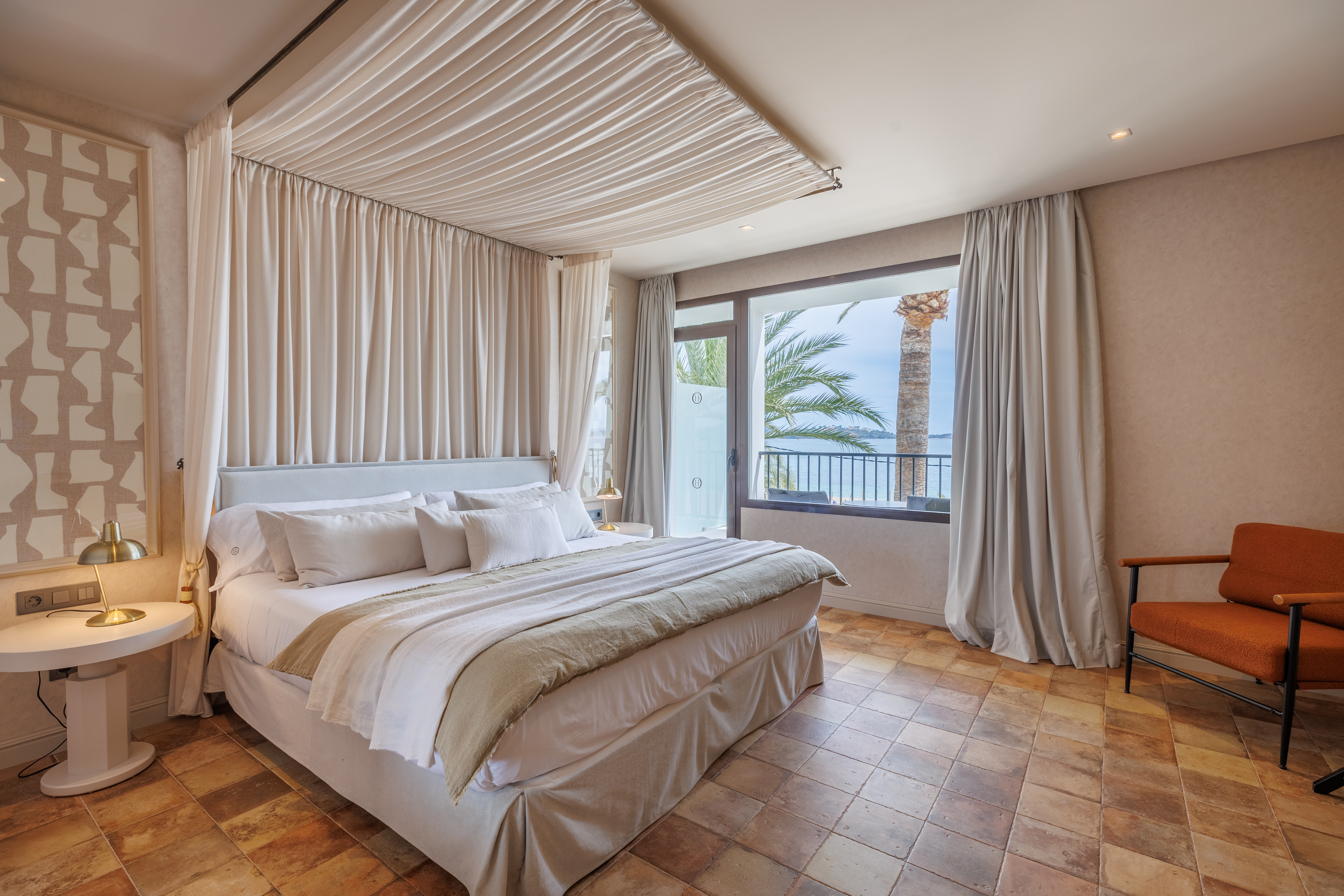 غرفة بسرير مزدوج بإطلالة على البحر بشرفة، Hotel Hoposa Uyal 3/8