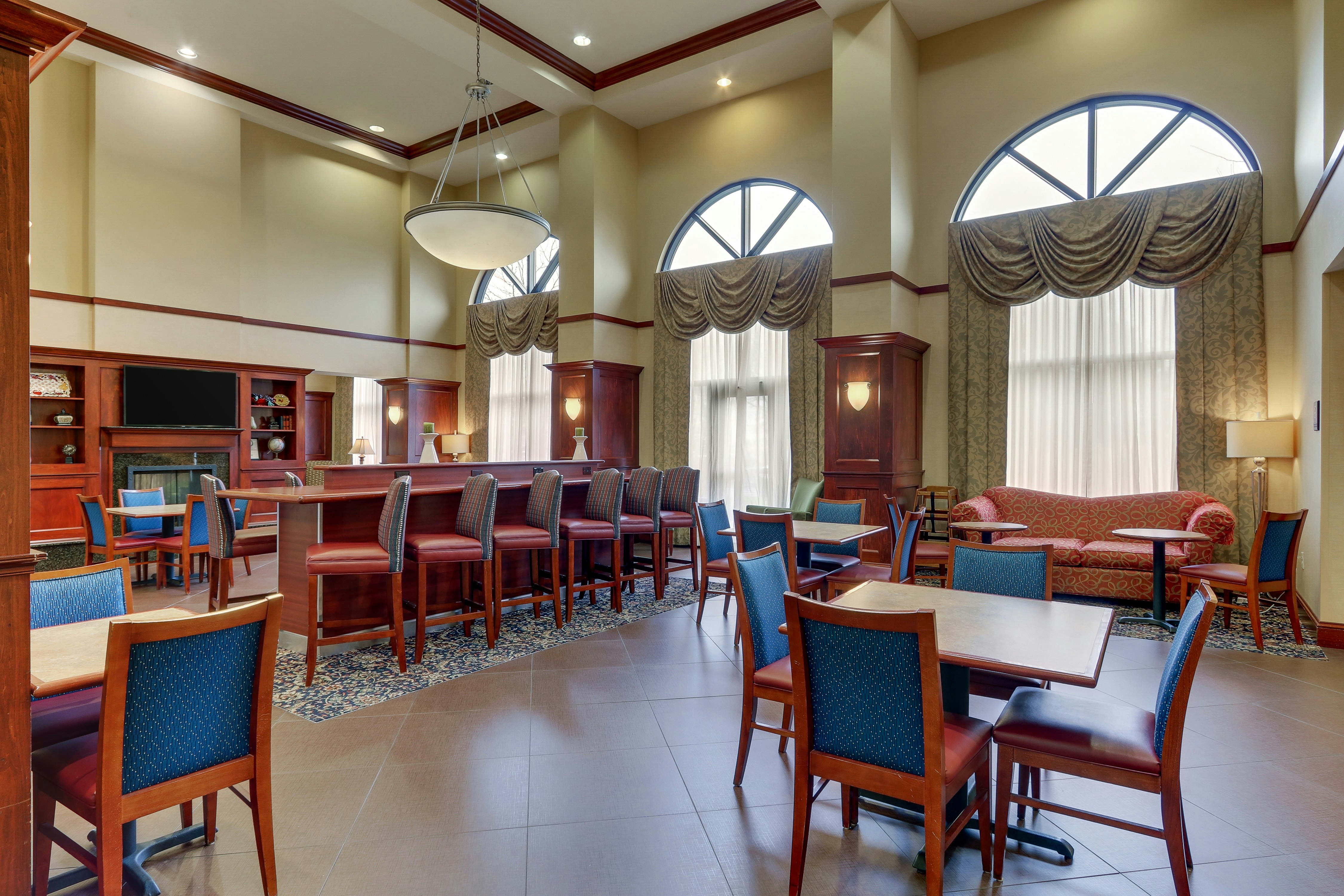 Hampton Inn Suites Indianapolis Airport 34/39