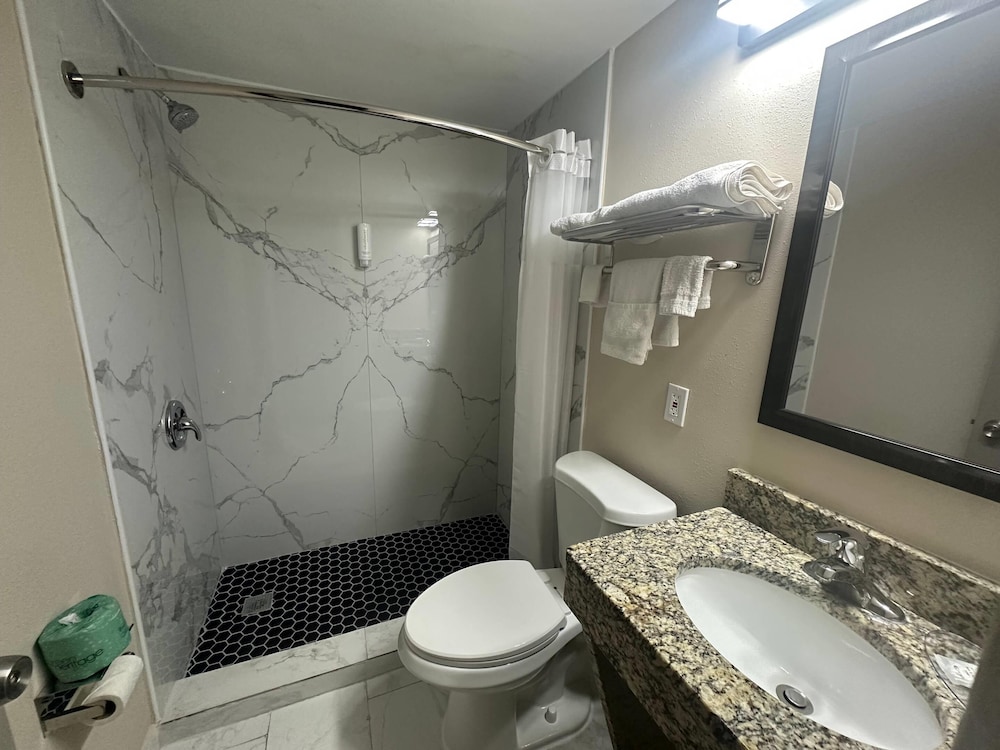 Econo Lodge St. Petersburg Central 50/54