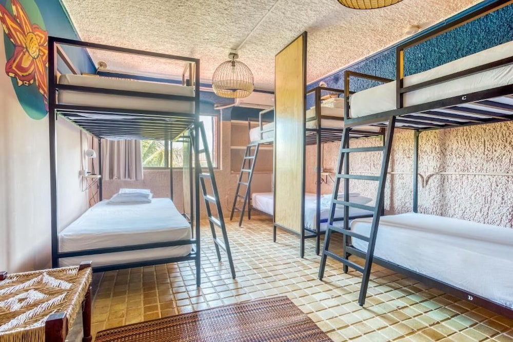 PRIVATE, 6 BEDS