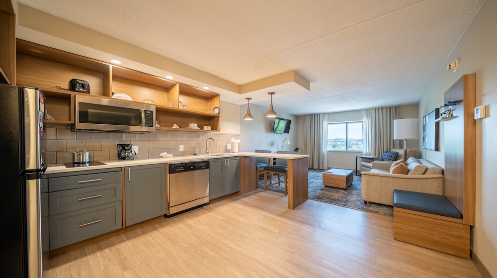 Candlewood Suites Cleveland South Independence 11/47