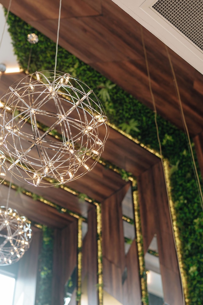 Empula Hotel & Residences 5/50