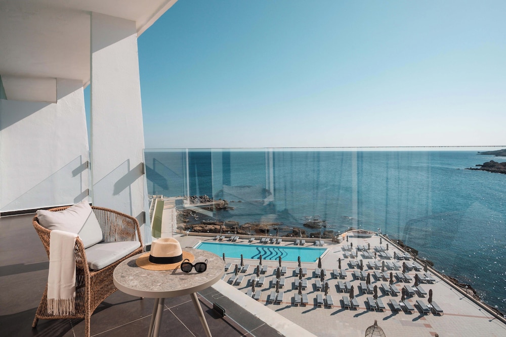 Eden Roc Resort Hotel 40/50