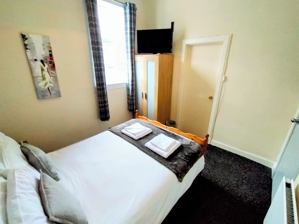Oyo Gin House Hotel 12/50