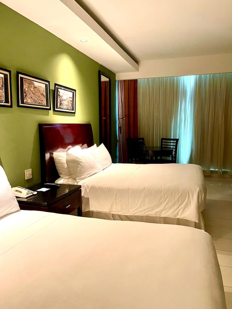 Sand Diamond Hotel (ex Four Points by Sheraton Colon) 5/31