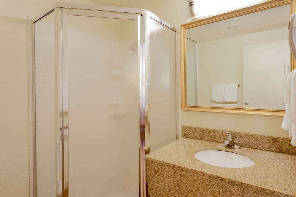 La Quinta Inn by Wyndham Minneapolis Airport Bloomington 20/53