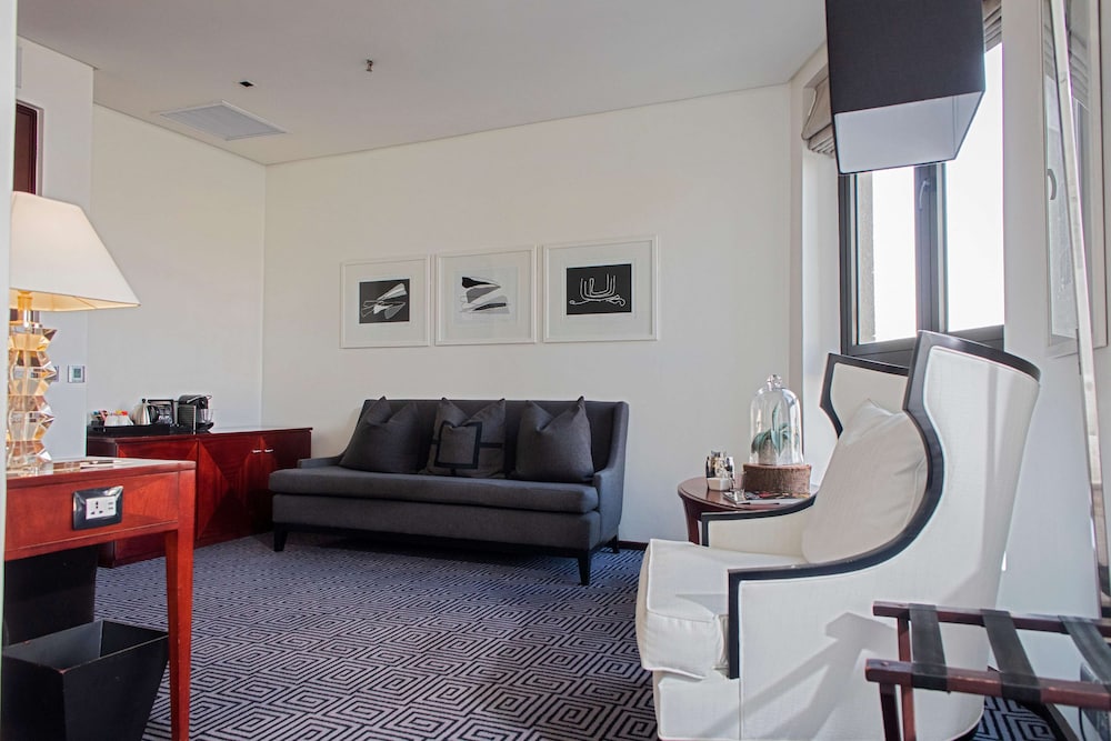 Davinci Hotel And Suites On Nelson Mandela Square 46/67