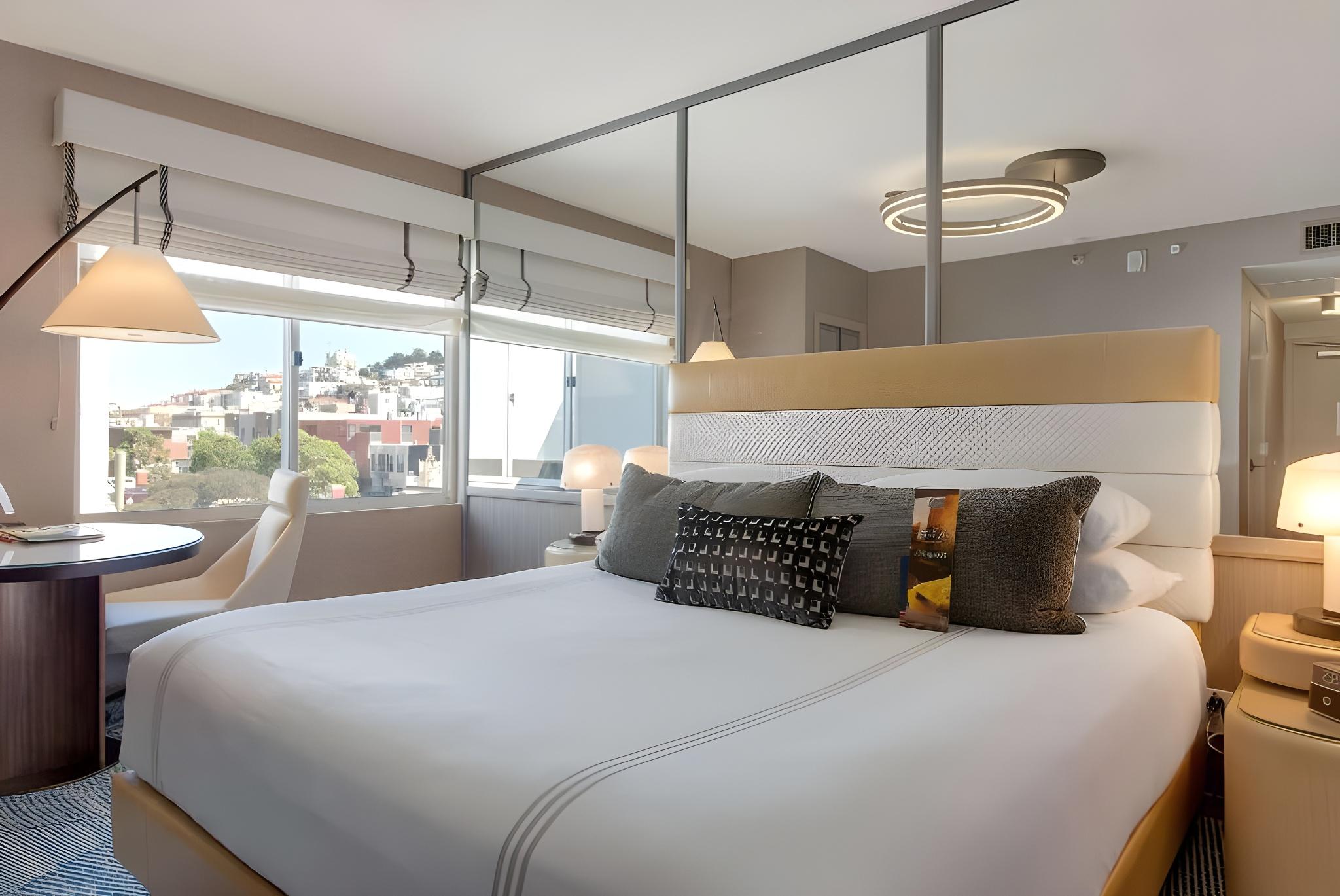 Deluxe, Double Bed
