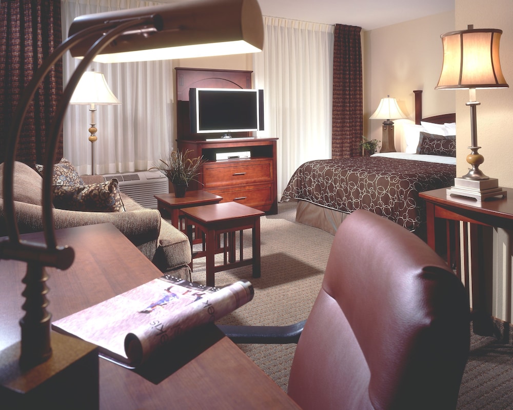 Staybridge Suites Milwaukee Airport South 40/53