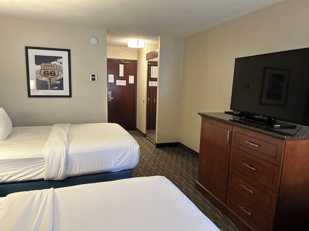 Heritage Inn & Suites St. Louis/Fenton, Trademark by Wyndham 14/60