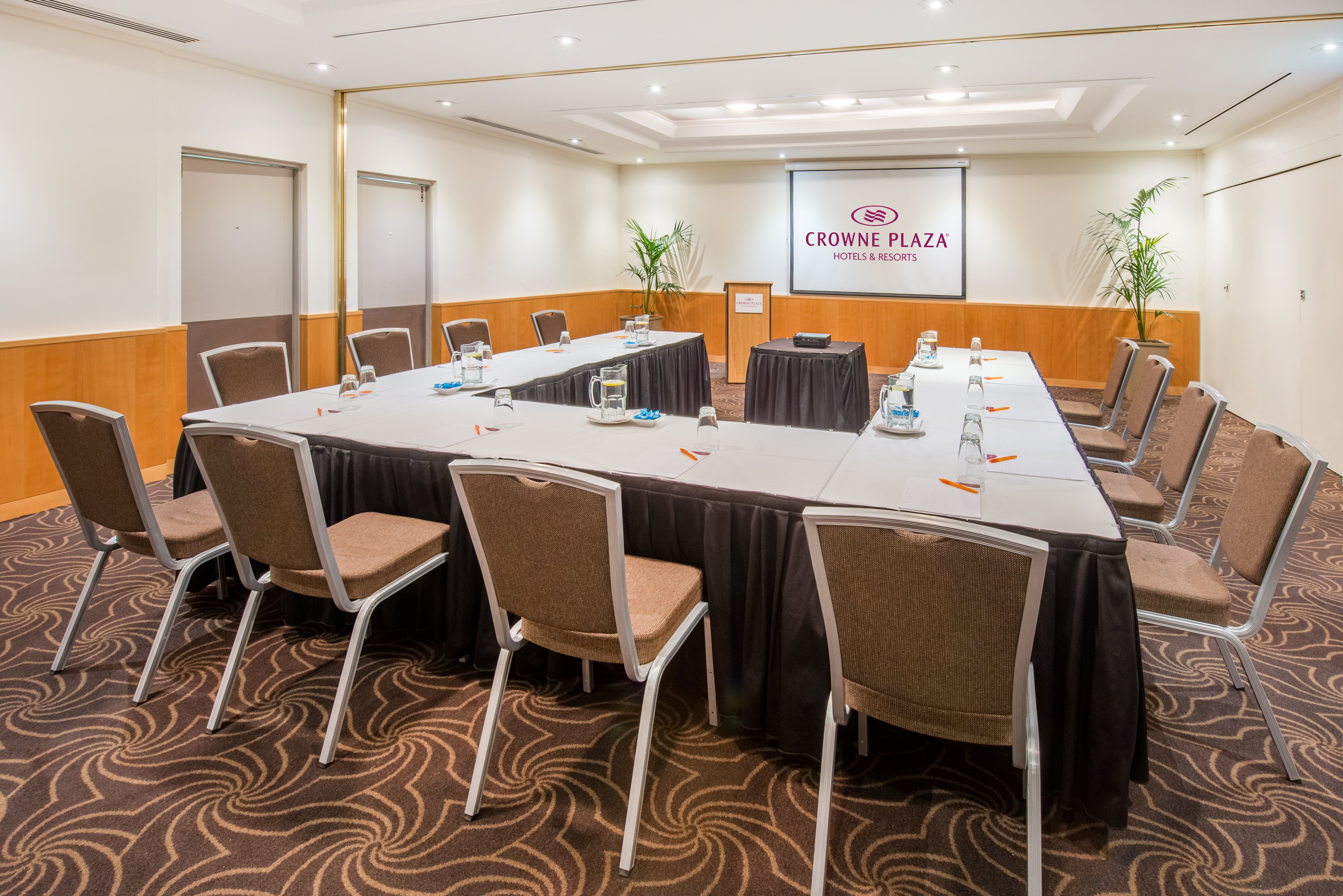 Crowne Plaza Perth 34/50